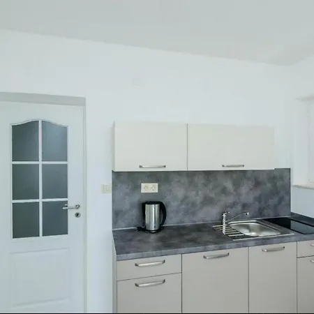 And With Parking Space Plat, Dubrovnik - 23567 3*